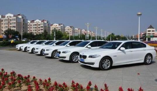 北京自駕車(chē) 日租包車(chē) 收費(fèi)標(biāo)準(zhǔn) 日租時(shí)租費(fèi)用 長(zhǎng)途行駛費(fèi) 夜間服務(wù)費(fèi) 超時(shí)超公里  北京汽車(chē)租賃